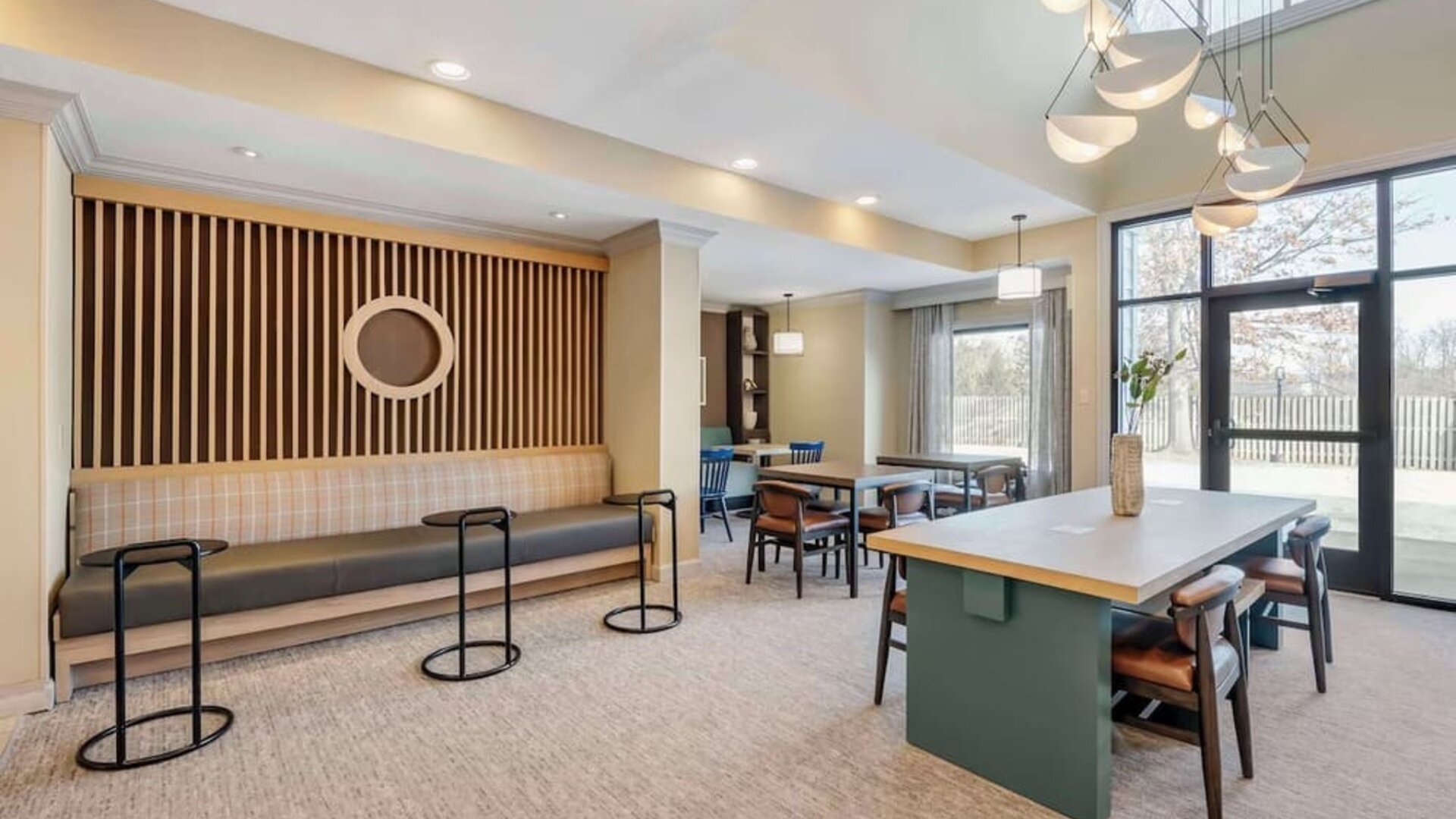 Stylish dining area at Sonesta ES Suites Dulles Airport.