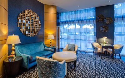 Lobby and coworking lounge at Beacon Hotel.