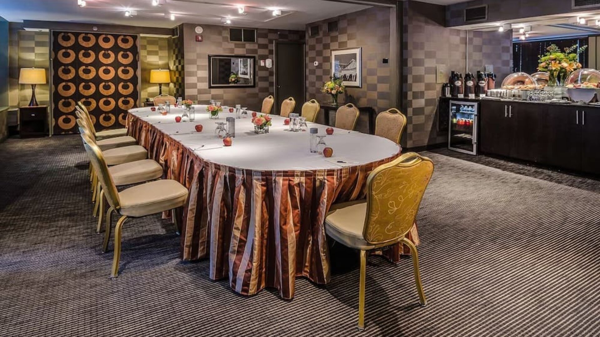 Spacious meeting room at Beacon Hotel.