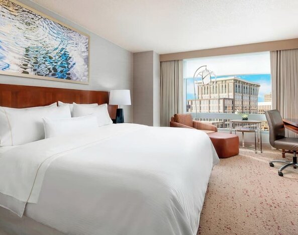 Day use room with work desk and natural light at The Westin Arlington Gateway.