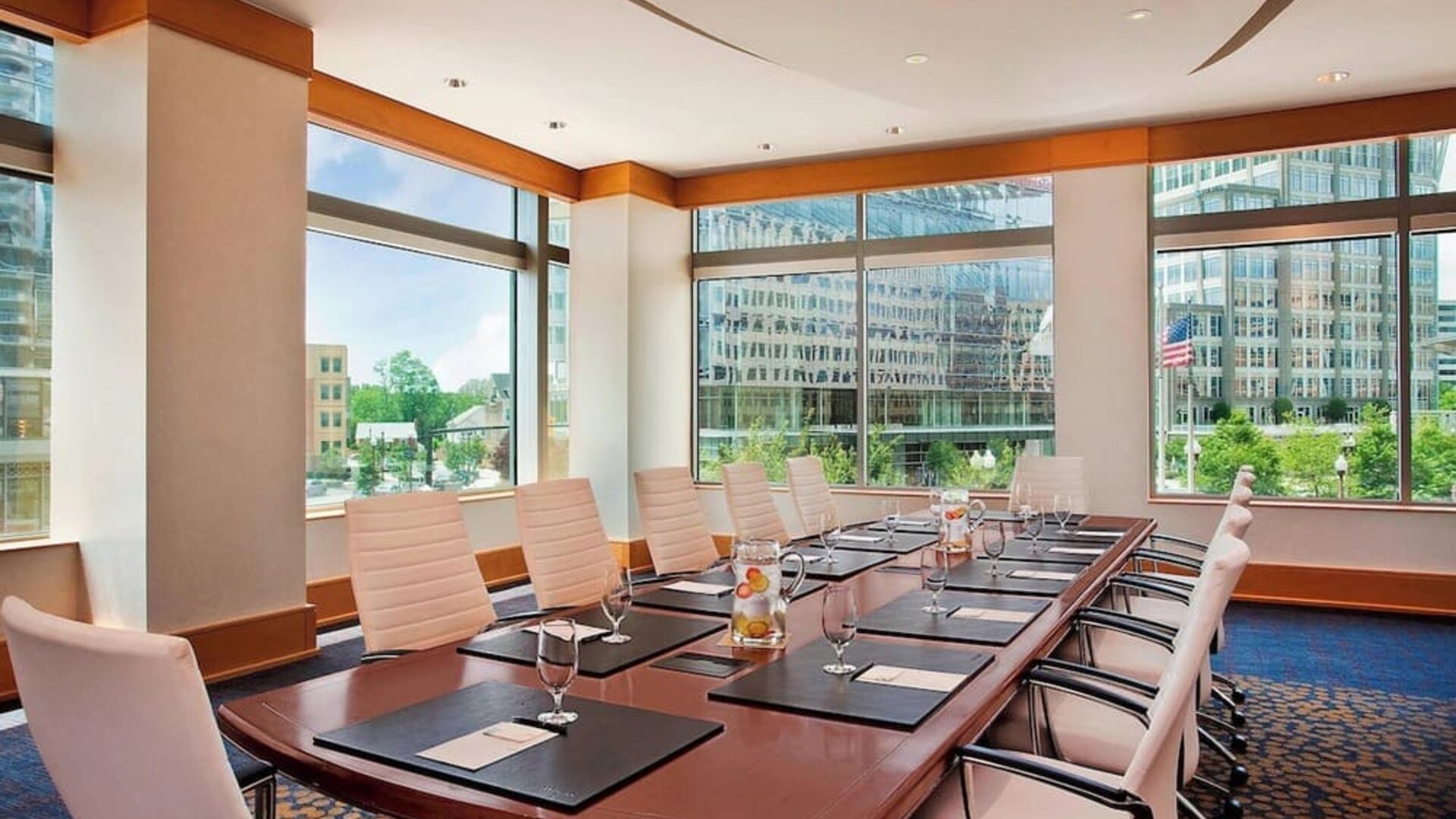 Meeting room with natural light at The Westin Arlington Gateway.
