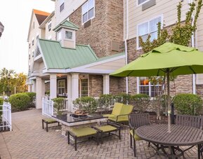 Outdoor terrace at Towneplace Suites By Marriott Arundel Mills.