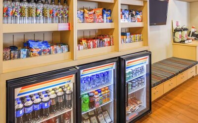 Snack bar at Towneplace Suites By Marriott Arundel Mills.