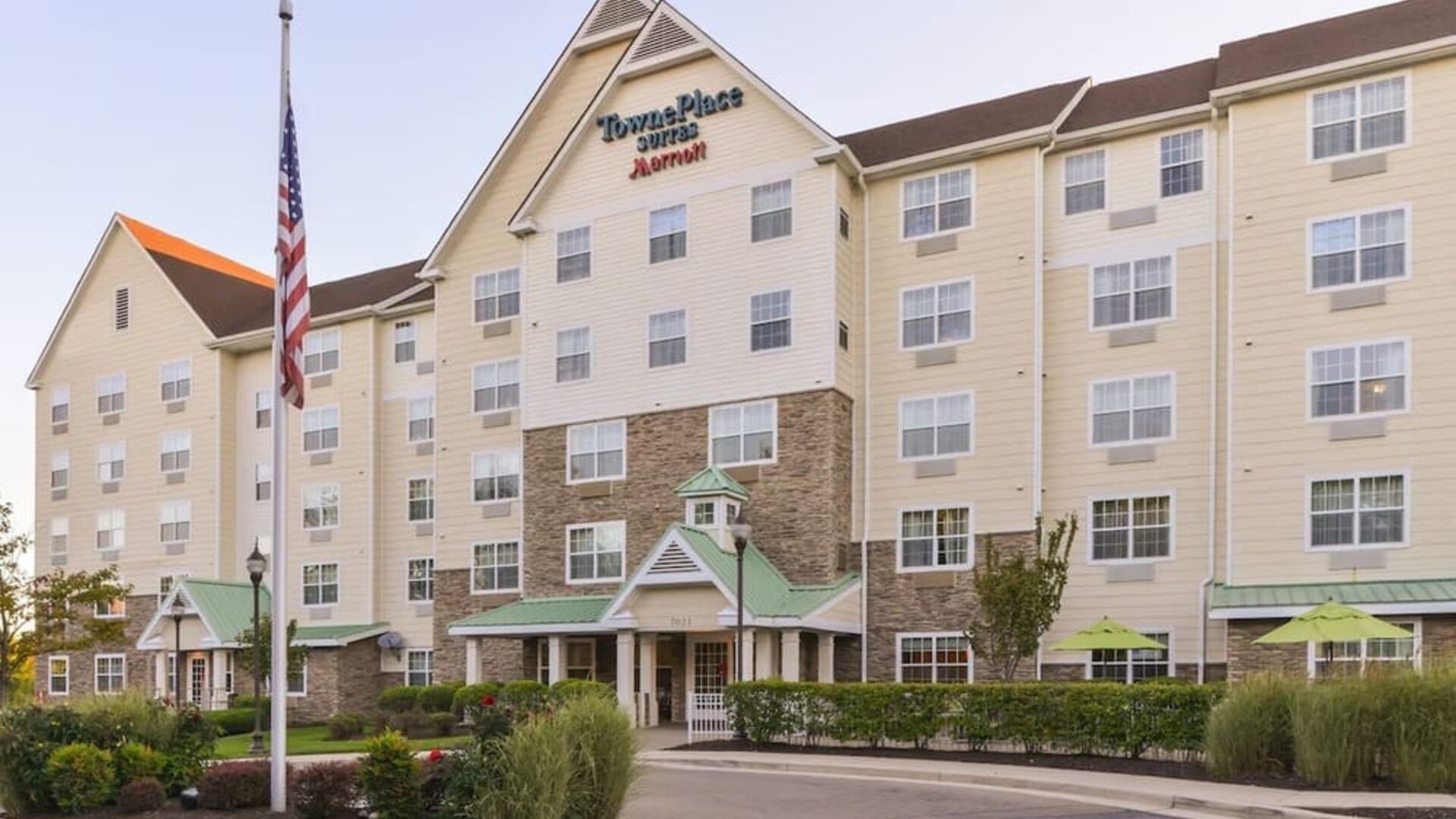 Hotel exterior at Towneplace Suites By Marriott Arundel Mills.