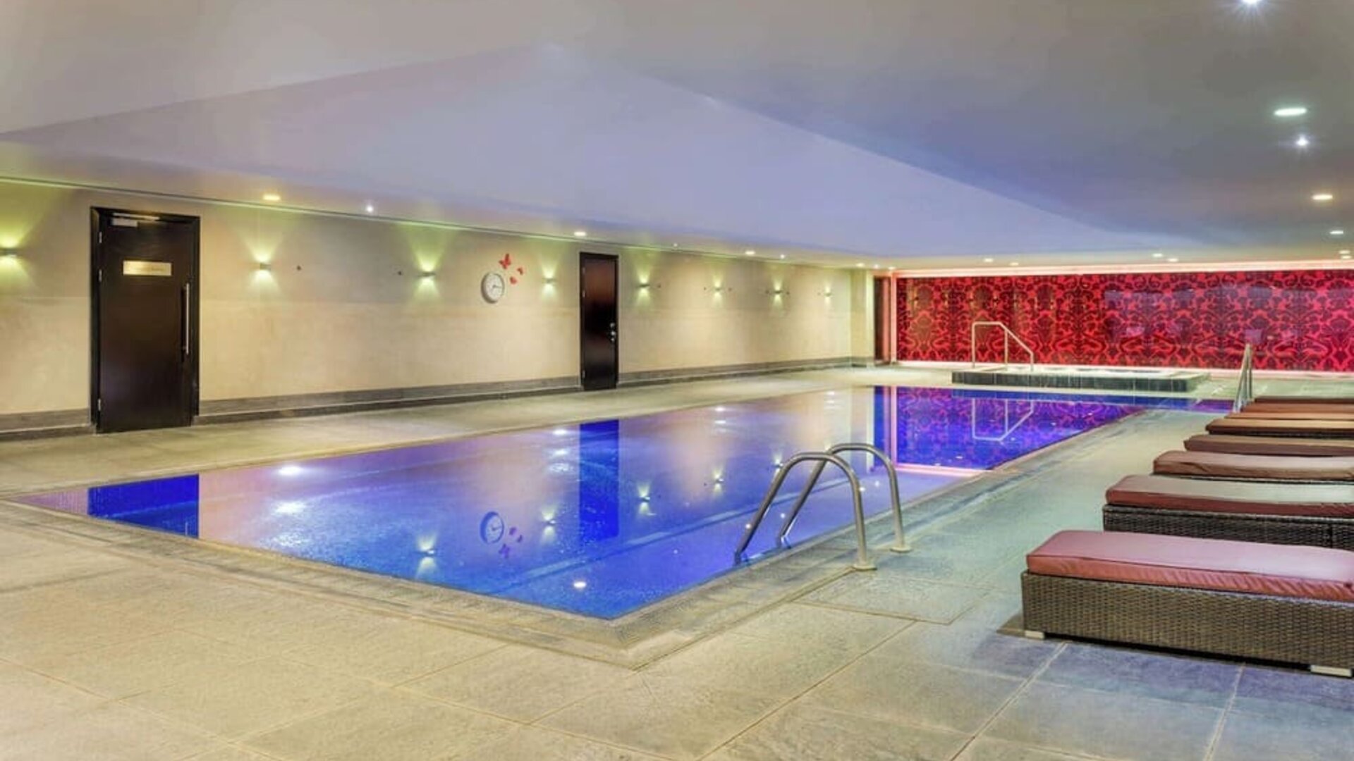 Indoor pool at Hilton London Syon Park.