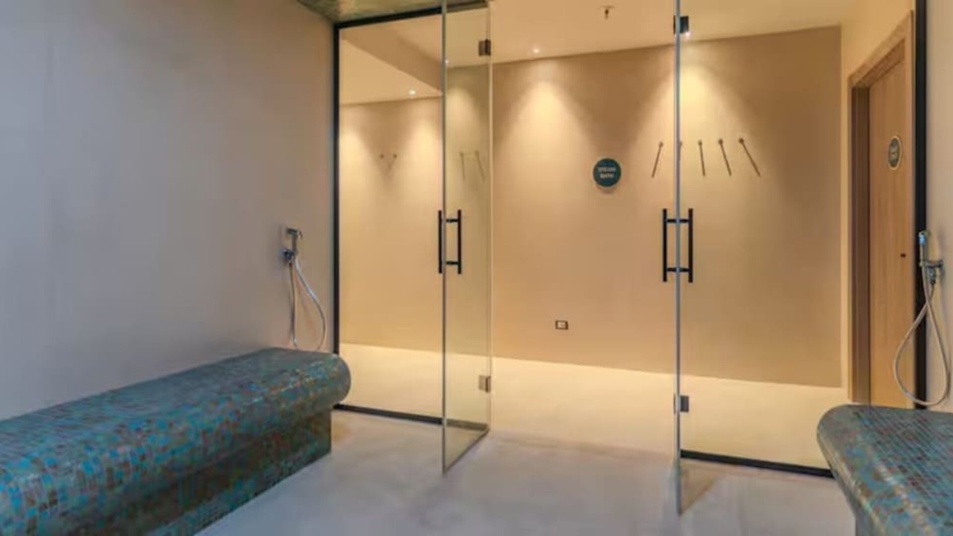 Showers and spa at Terradamari Resort & Spa Marina Di Modica.
