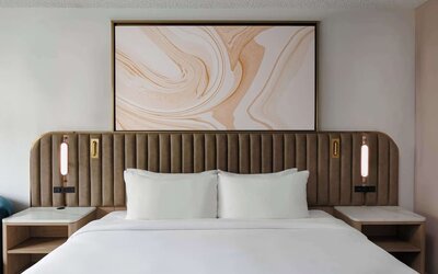 King bed at Sonesta Miami Airport.