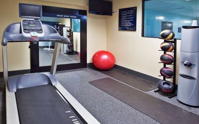 Fitness center at Hampton Inn Columbus-East.