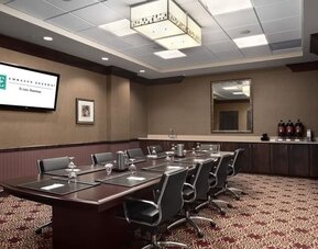 Meeting room at Embassy Suites By Hilton St. Louis Downtown.