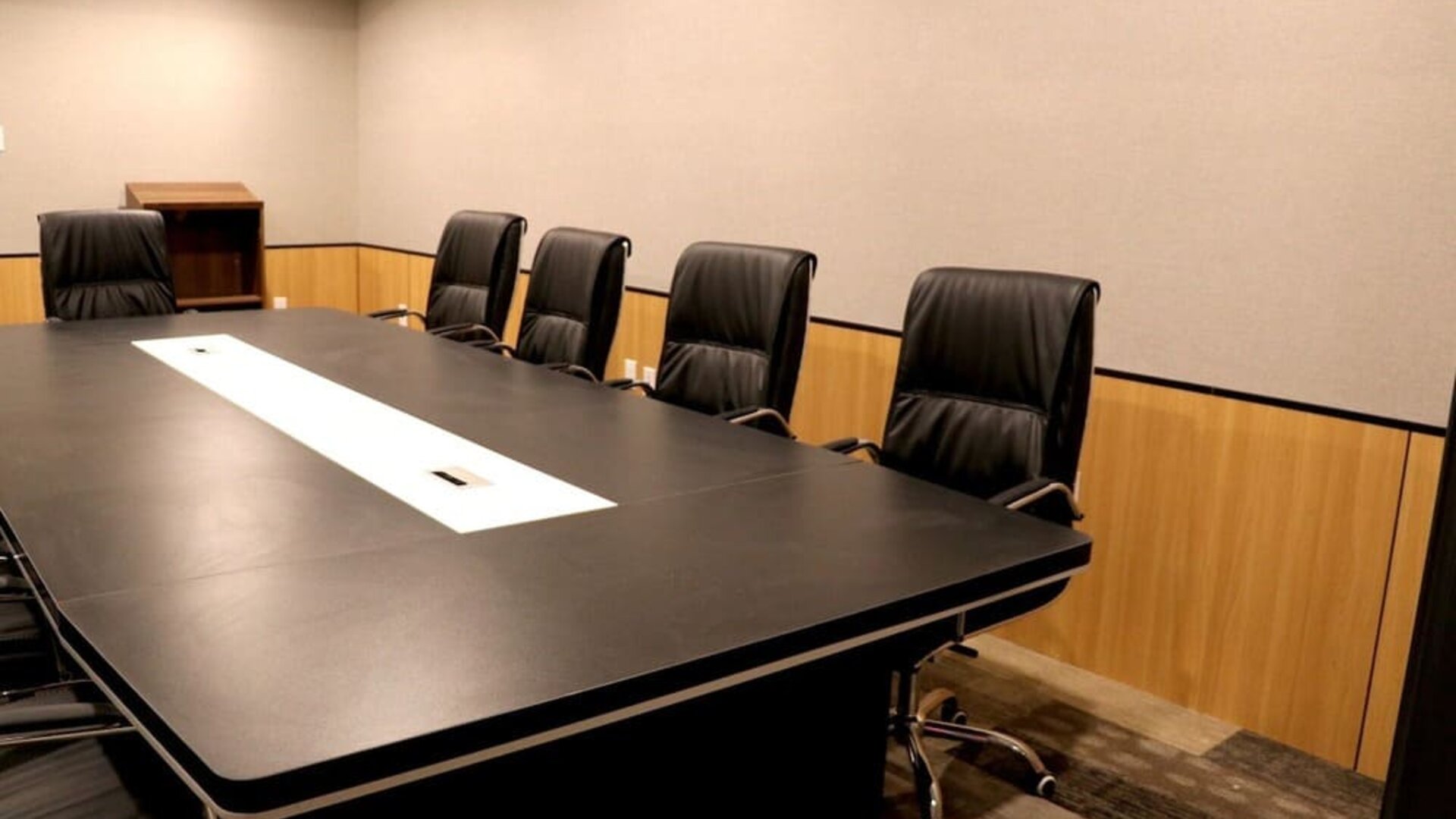 Meeting room at Liberty View Brooklyn Hotel.