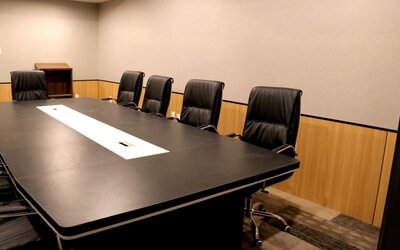 Meeting room at Liberty View Brooklyn Hotel.