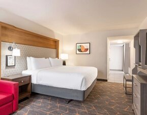 King room at DoubleTree By Hilton Fort Worth South.