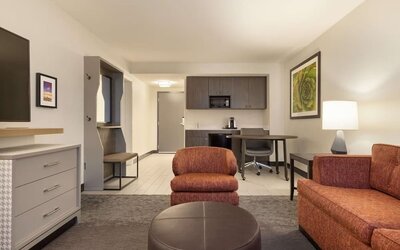 Lounge and TV at DoubleTree By Hilton Fort Worth South.