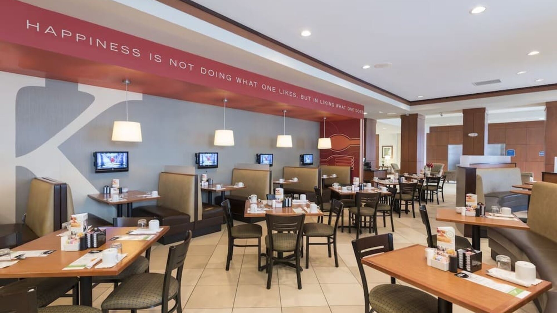 On-site restaurant at Holiday Inn Aurora North- Naperville.