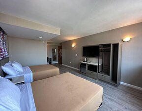 Day use twin room at Regal Inn & Suites New York. 