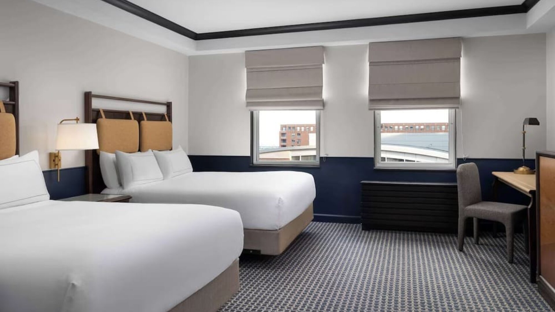 Day use twin room with work desk at Hilton Orrington/Evanston.