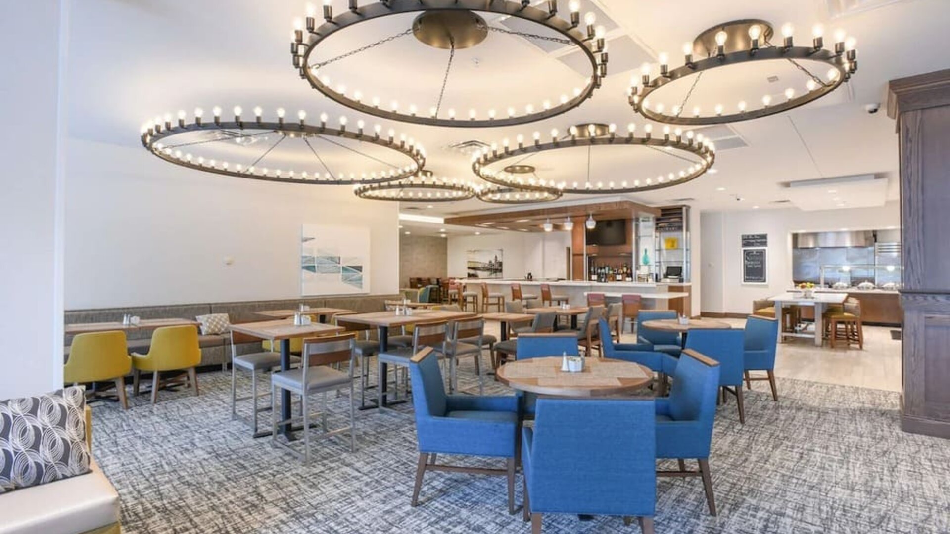 Dining area at Hilton Garden Inn Cincinnati Midtown.