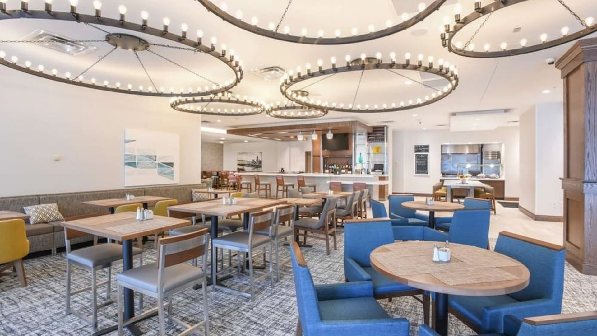 On-site restaurant at Hilton Garden Inn Cincinnati Midtown.