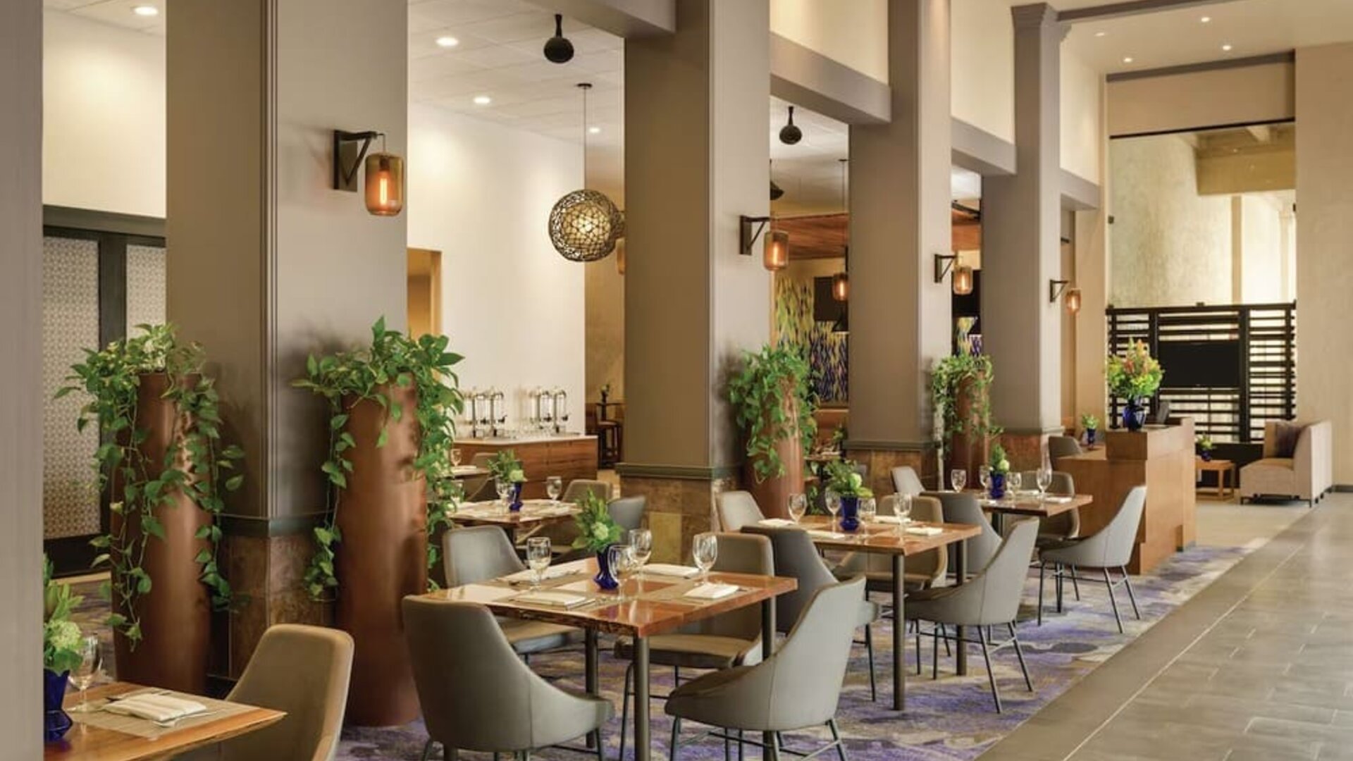 Dining area at Hilton Scottsdale Resort & Villas.