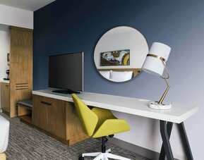 Day use room's workspace at Hilton Garden Inn Sunnyvale.