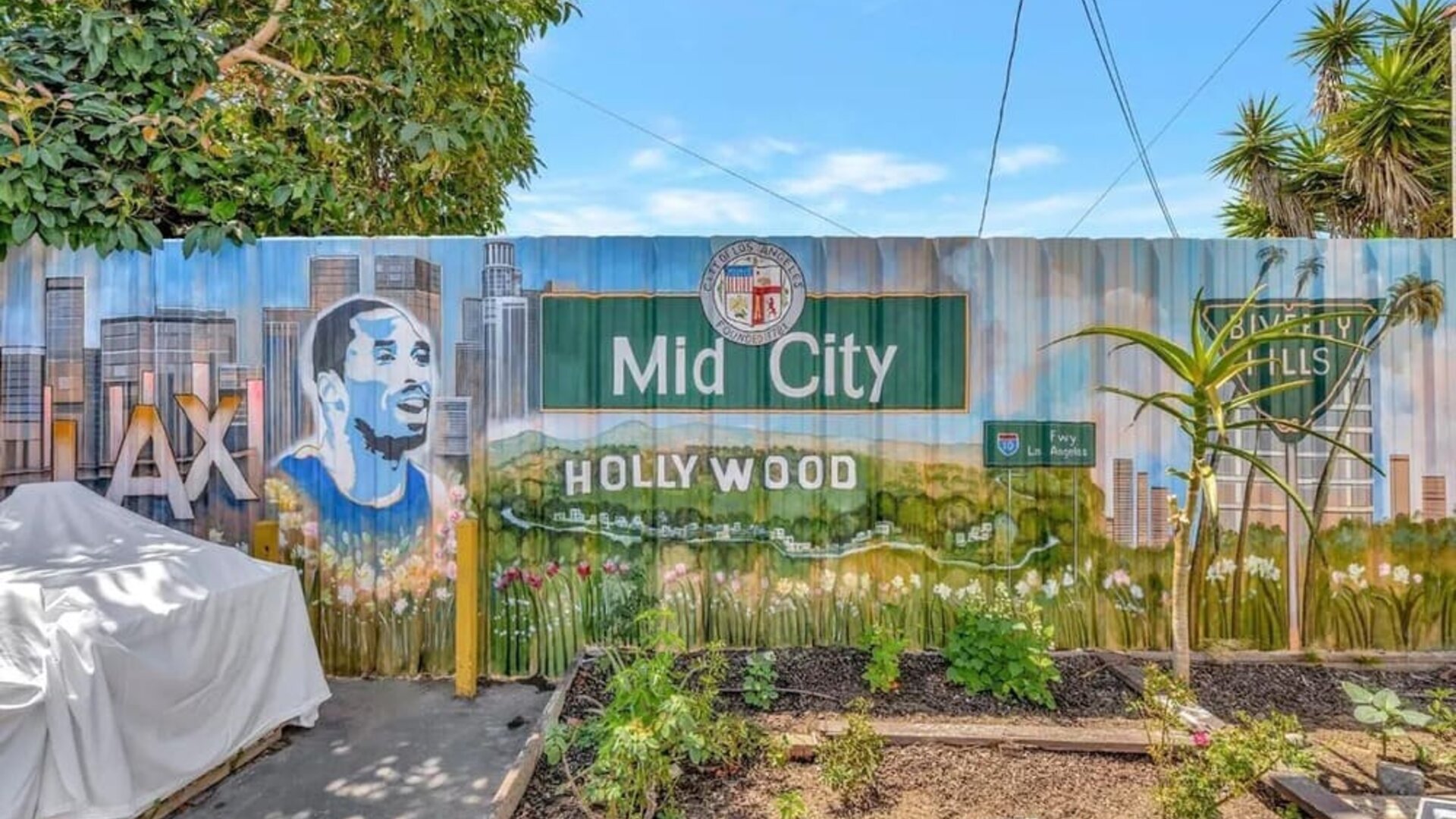 Wall mural at Mid City Inn - Los Angeles.