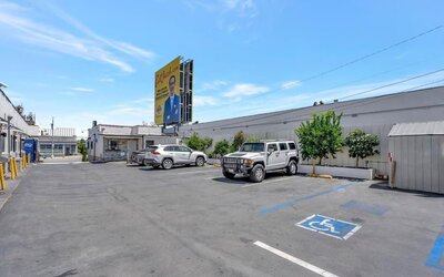 Parking available at Mid City Inn - Los Angeles.