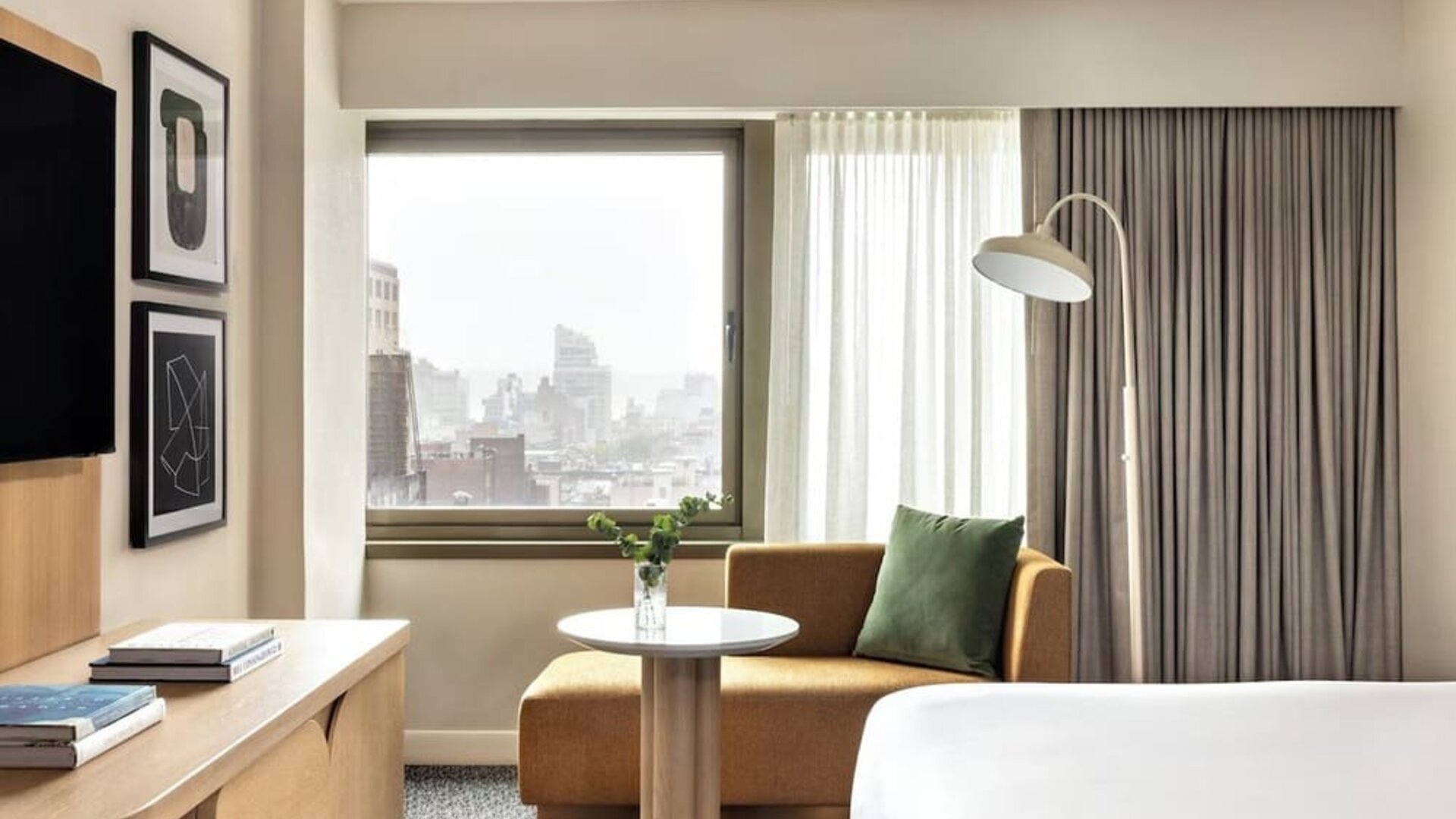 Day use room with natural light at Kimpton Theta New York - Times Square.
