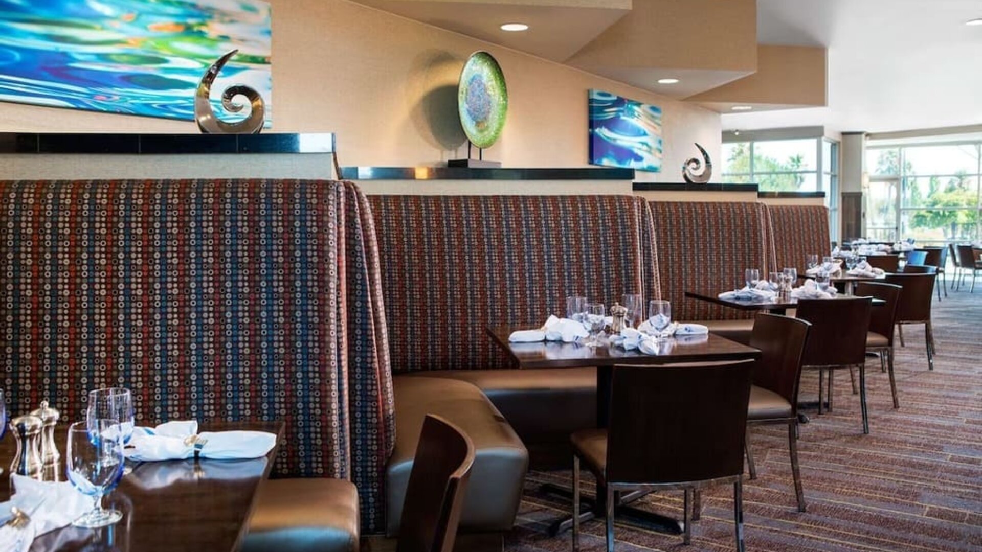 On-site restaurant at DoubleTree By Hilton San Francisco Airport North Bayfront.