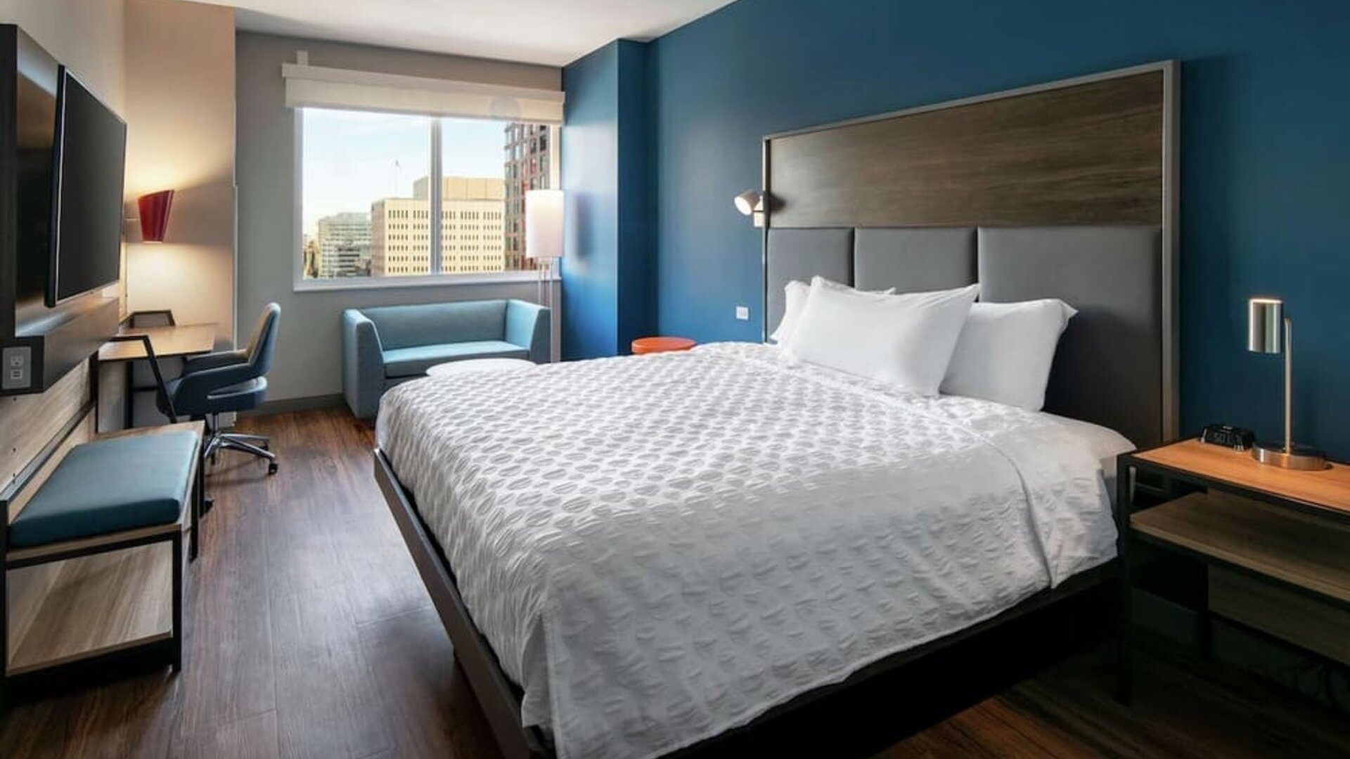 King bed at Tru By Hilton Denver Downtown Convention Center.