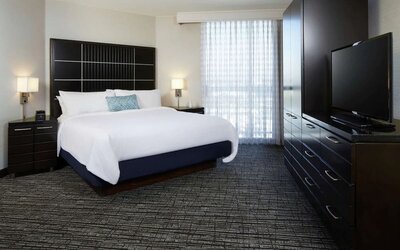 Day use room with private bathroom at Embassy Suites By Hilton Los Angeles-Intl Airport North.