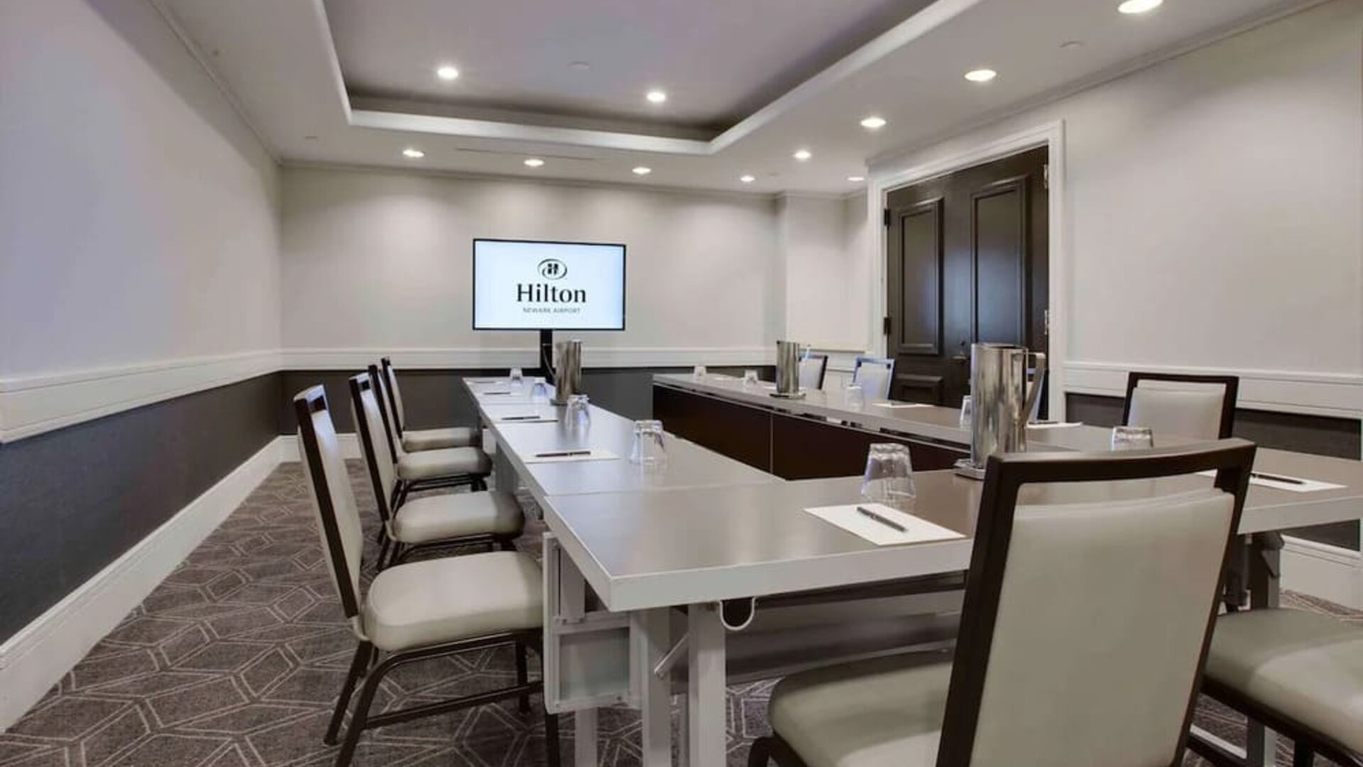 Professional meeting room at Hilton Newark Airport.