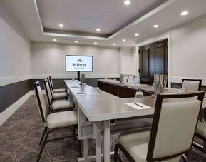 Professional meeting room at Hilton Newark Airport.