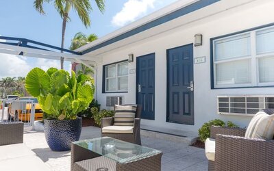 Outdoor seating at Hollywood Beach Suites, A South Beach Group Hotel.