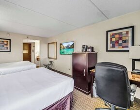 Day use twin room with work desk at Radisson Hotel Schaumburg.