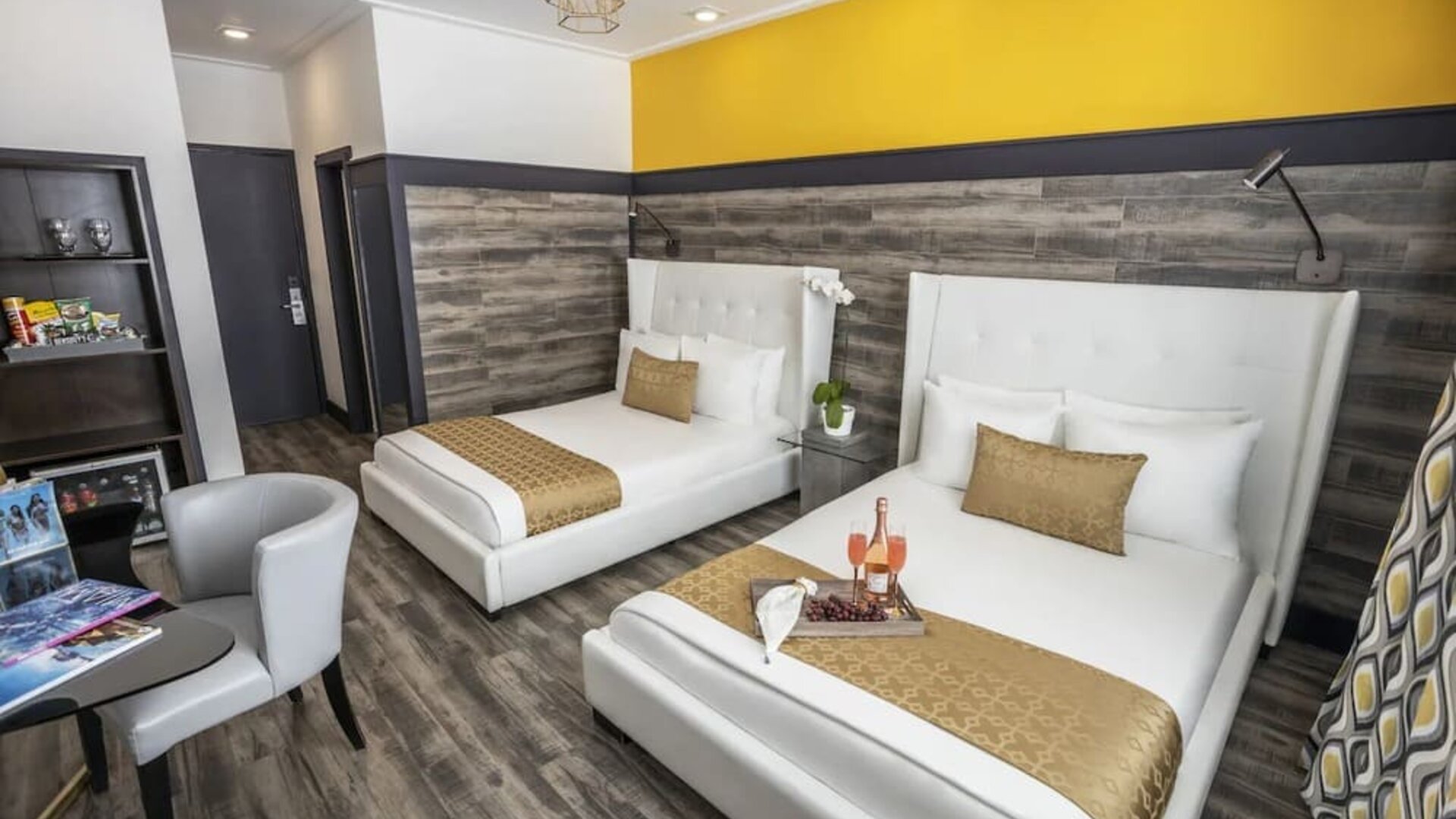 Day use twin room with workspace at Catalina Hotel & Beach Club.