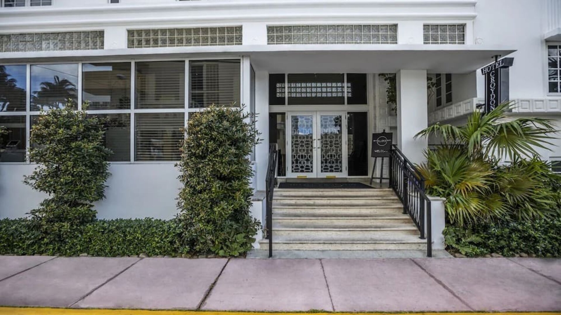 Entrance at Hotel Croydon.