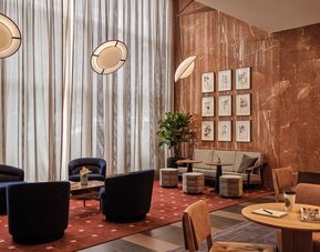 Lobby lounge perfect for coworking at Romer Hell's Kitchen.