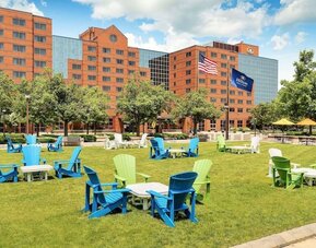 Outdoor seating area at Hilton Short Hills.