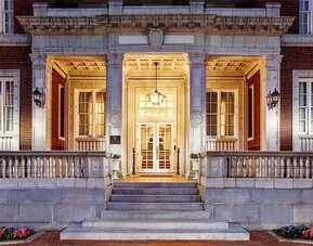 Entrance at Hampton Inn & Suites Birmingham-Downtown-Tutwiler.