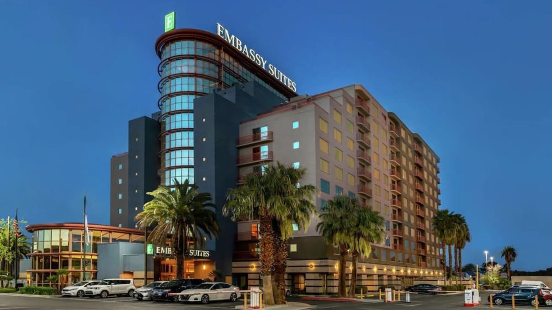 Exterior view and parking area at Embassy Suites By Hilton Convention Center Las Vegas.