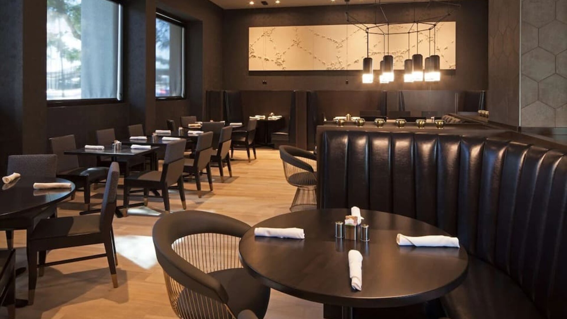 Dining area at H Hotel Los Angeles, Curio Collection By Hilton.