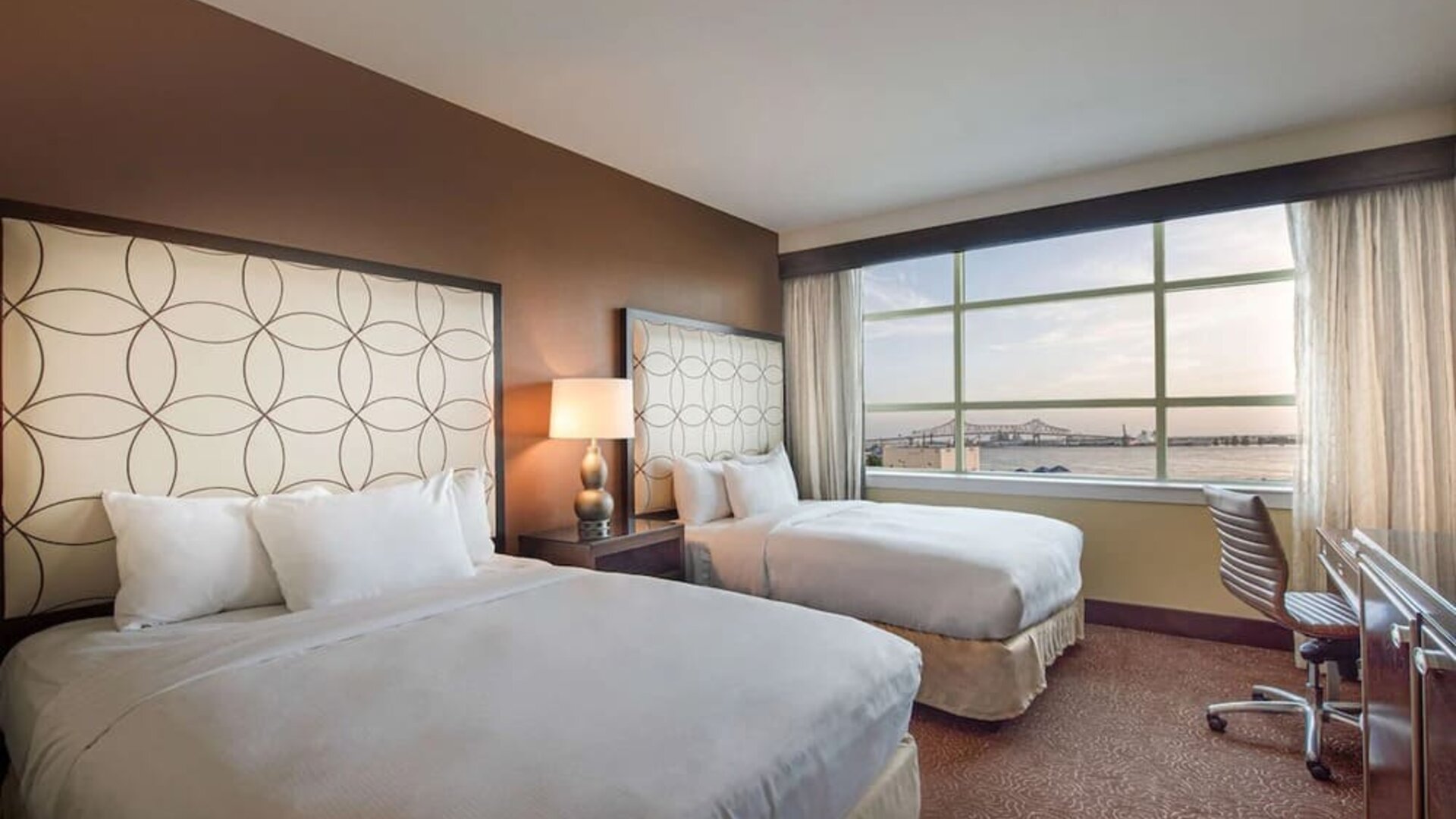 Day use twin room with work desk at Hilton Baton Rouge Capitol Center.