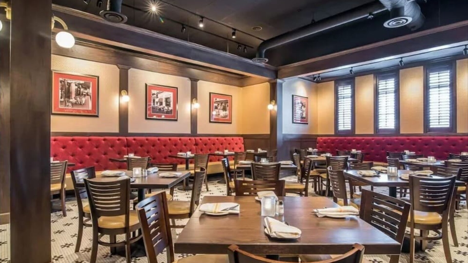 Dining area at Park Manor Hotel.