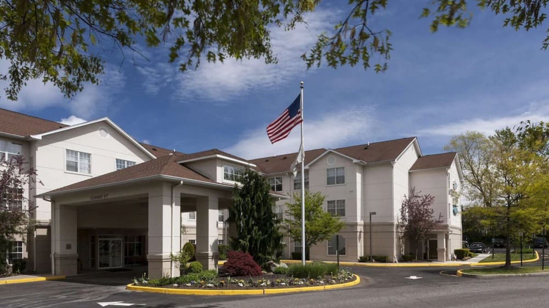 Entrance at Homewood Suites By Hilton Newark-Cranford.