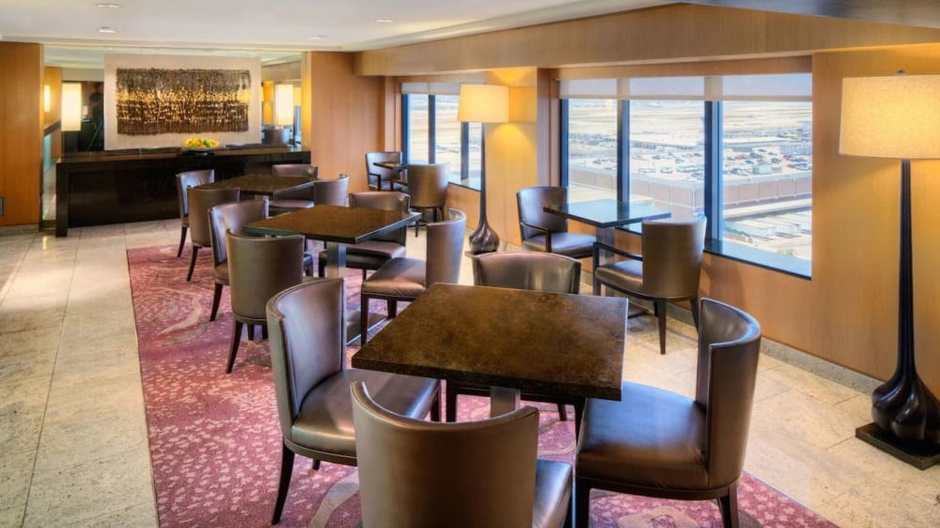 One of the 4 restaurants perfect for coworking  at Hilton Los Angeles Airport.