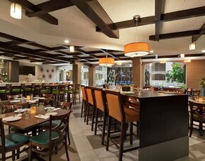 On-site restaurant at Embassy Suites By Hilton Arcadia Pasadena Area.