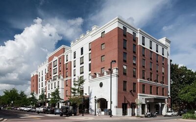 Exterior view of Hampton Inn & Suites Gainesville-Downtown.