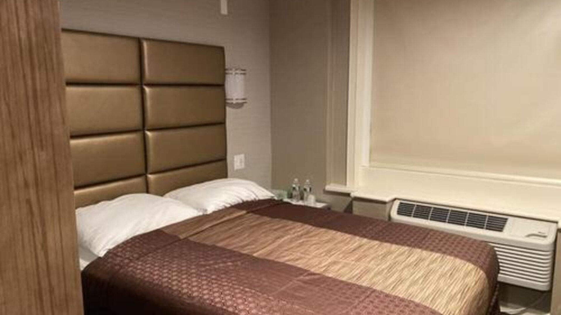 King room with air conditioning at Hotel Key.