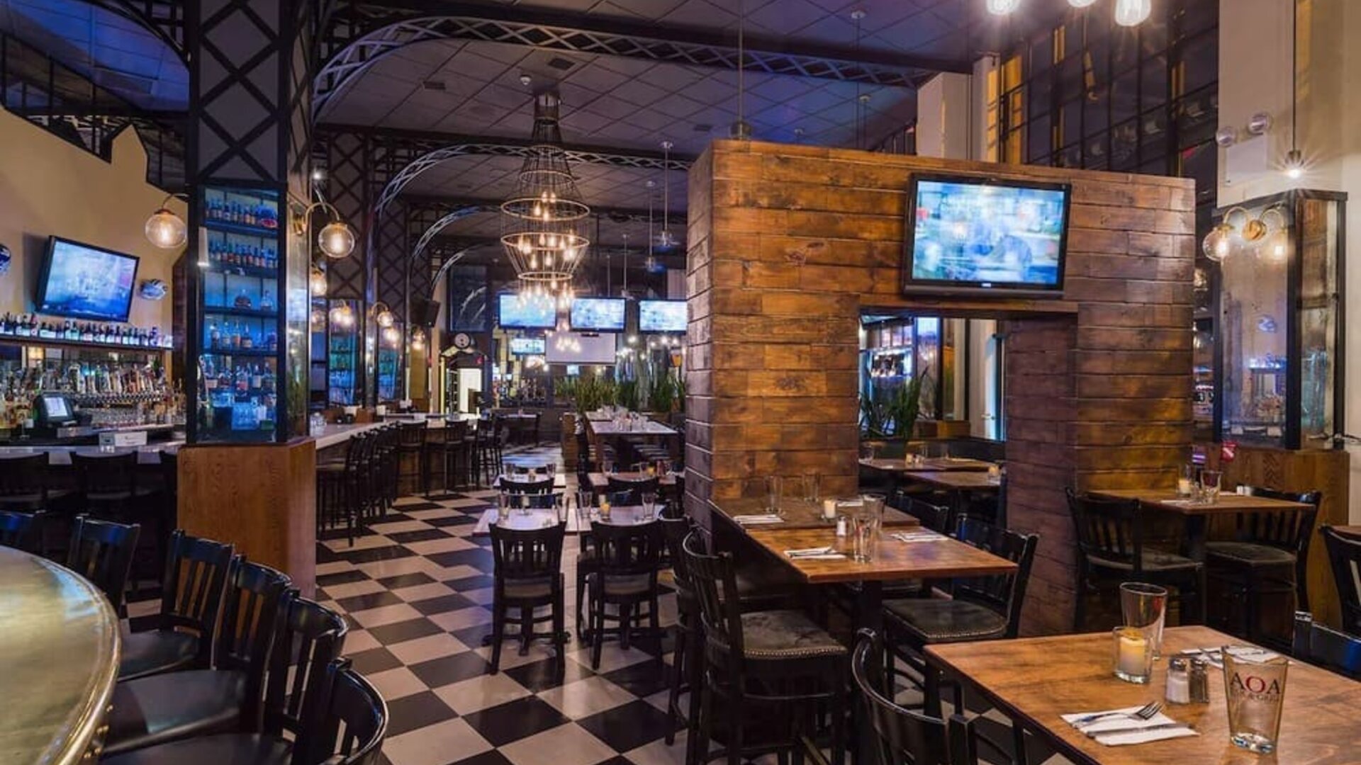 On-site restaurant at Hilton Garden Inn New York/Tribeca.