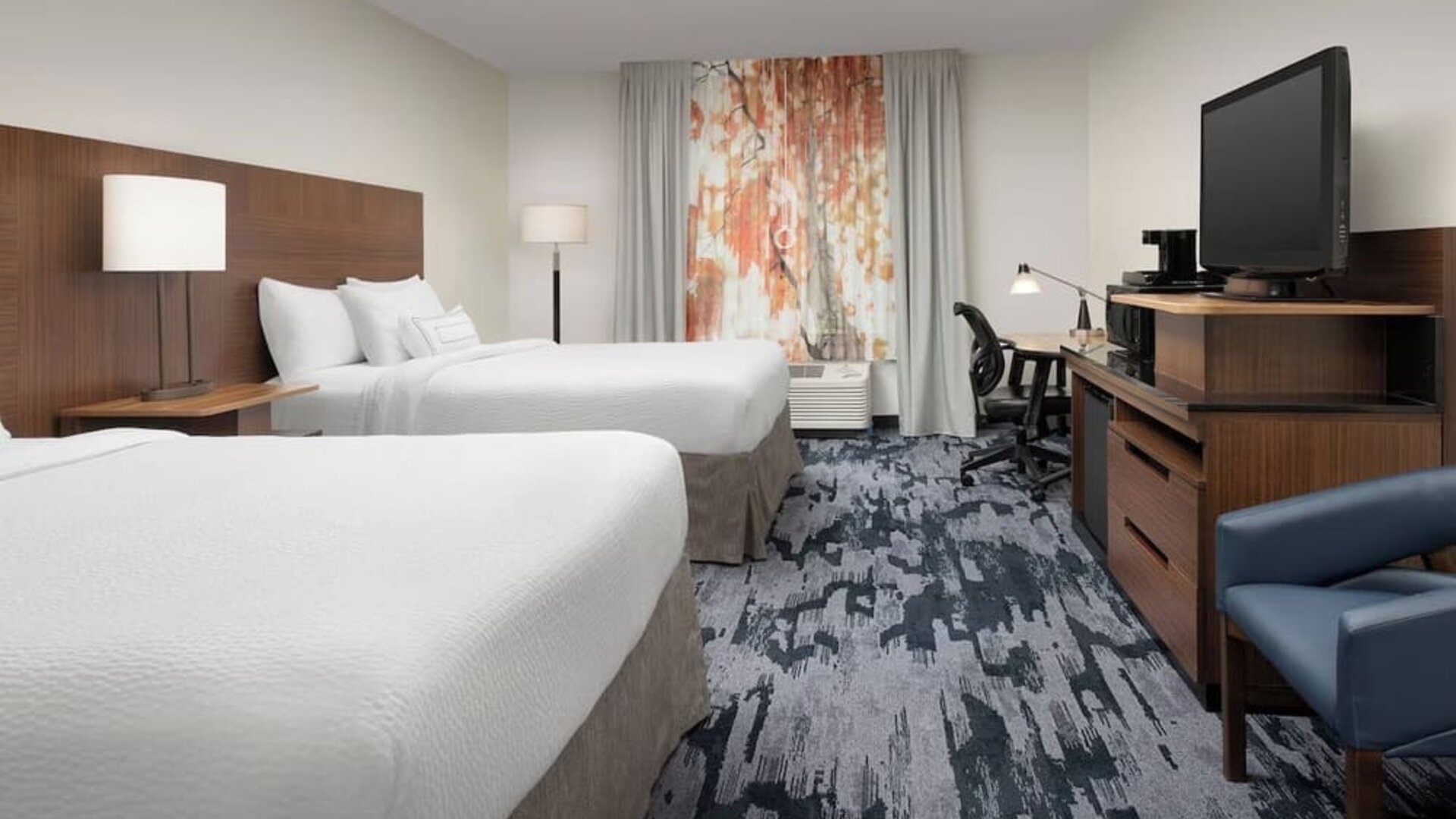 Day use twin room with work desk at Fairfield Inn & Suites By Marriott Baltimore BWI Airport.